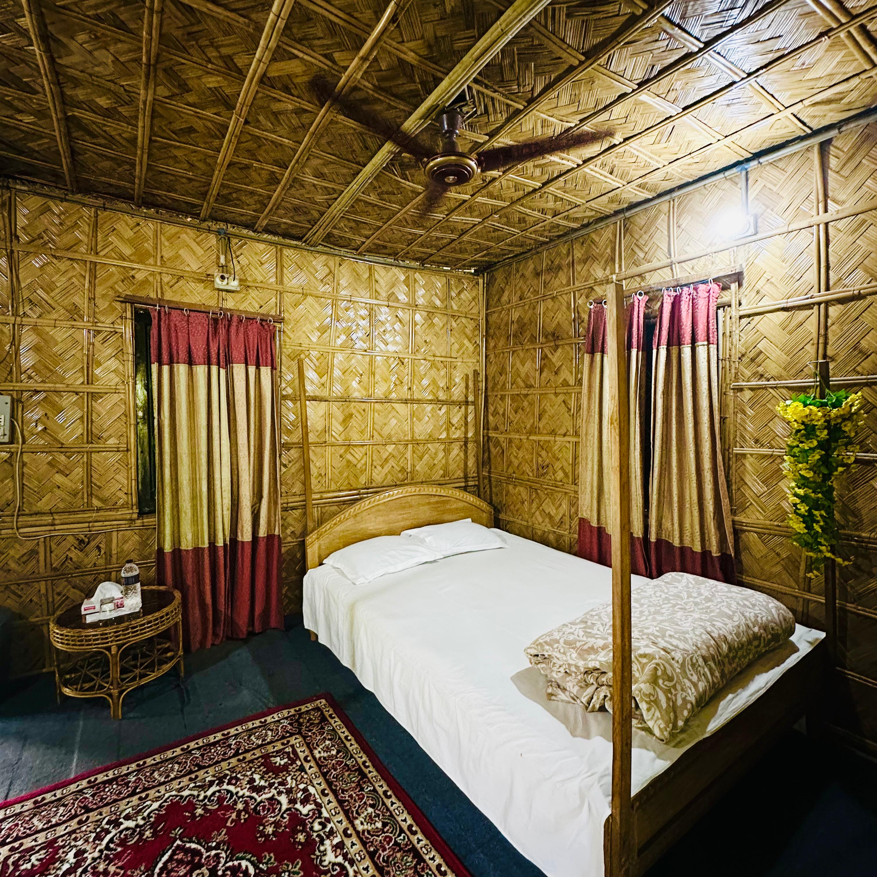 Shokuntola Family Cottage outdoor area — Litchibari Eco Resort